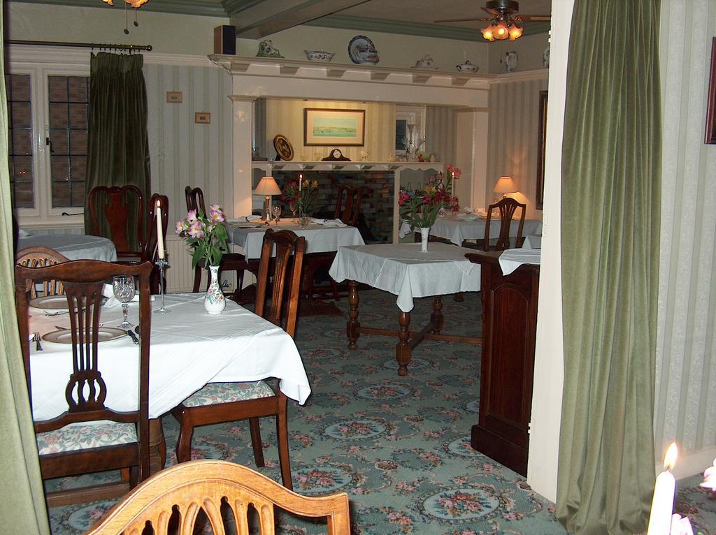Crossways House Bed And Breakfast East Cowes Exteriör bild