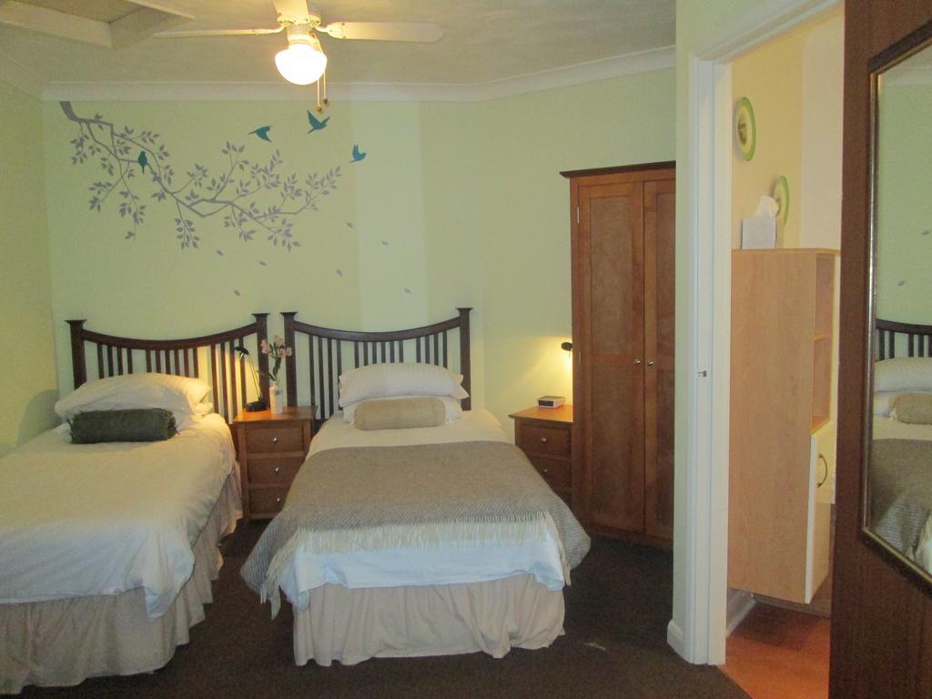 Crossways House Bed And Breakfast East Cowes Rum bild
