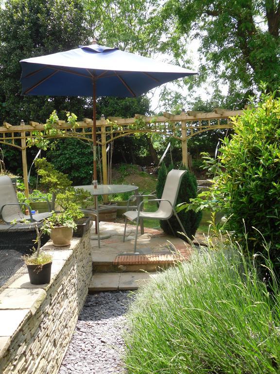 Crossways House Bed And Breakfast East Cowes Exteriör bild