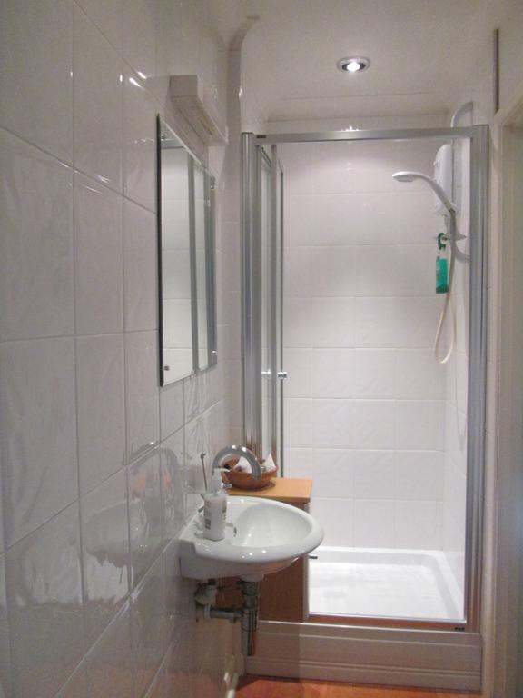 Crossways House Bed And Breakfast East Cowes Rum bild